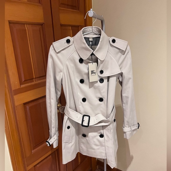 Burberry Jackets & Blazers - BRAND NEW BURBERRY MID LENGHT TRENCH COAT